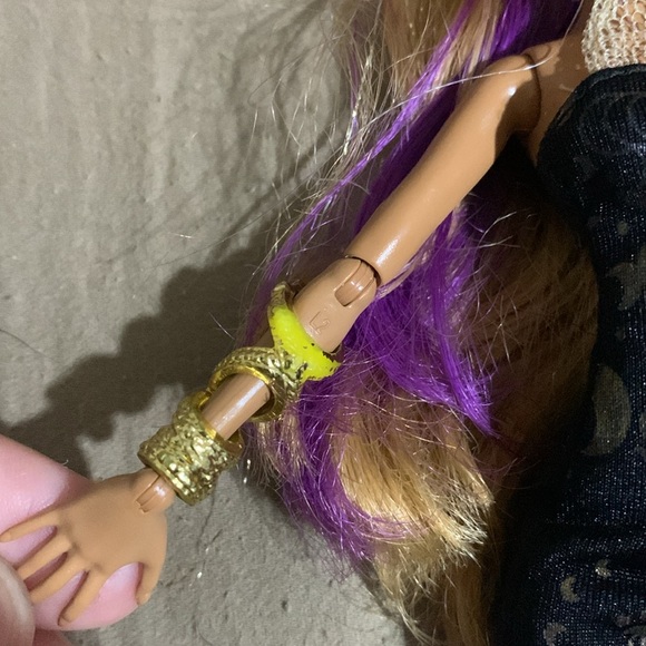 13 Wishes Clawdeen Wolf doll - Picture 6 of 10